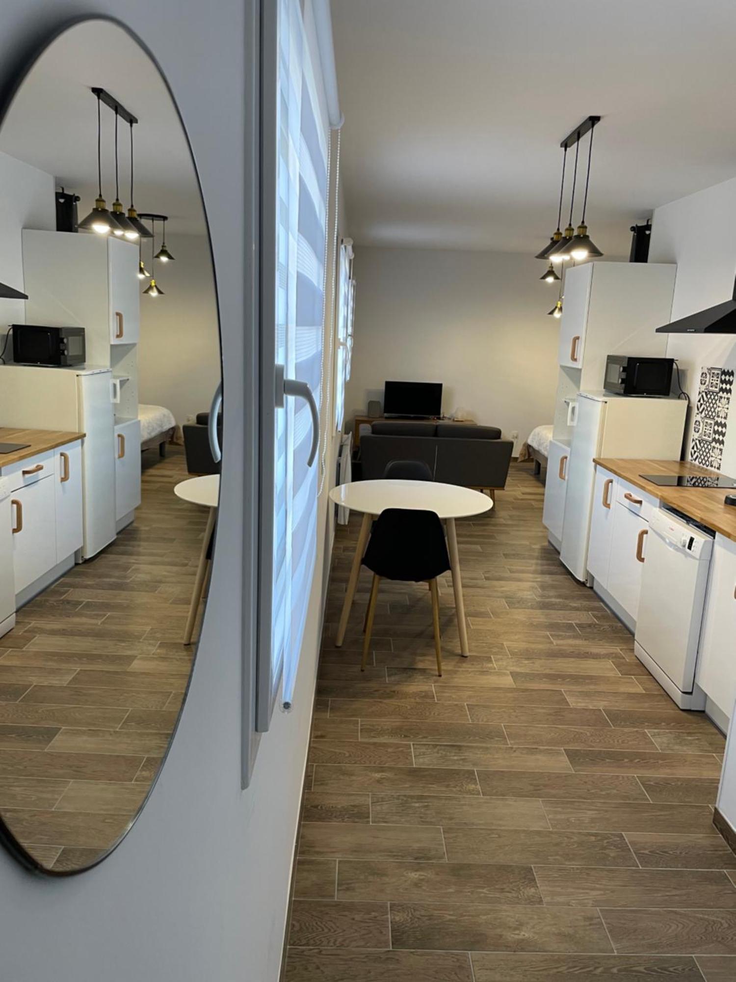 Studio Bien Situe & Tout Equipe Dans Une Maison Scionzier Eksteriør bilde